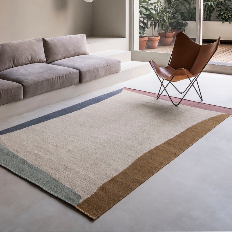 Nanimarquina TONES KILIM 2 Teppich im Wohnzimmer