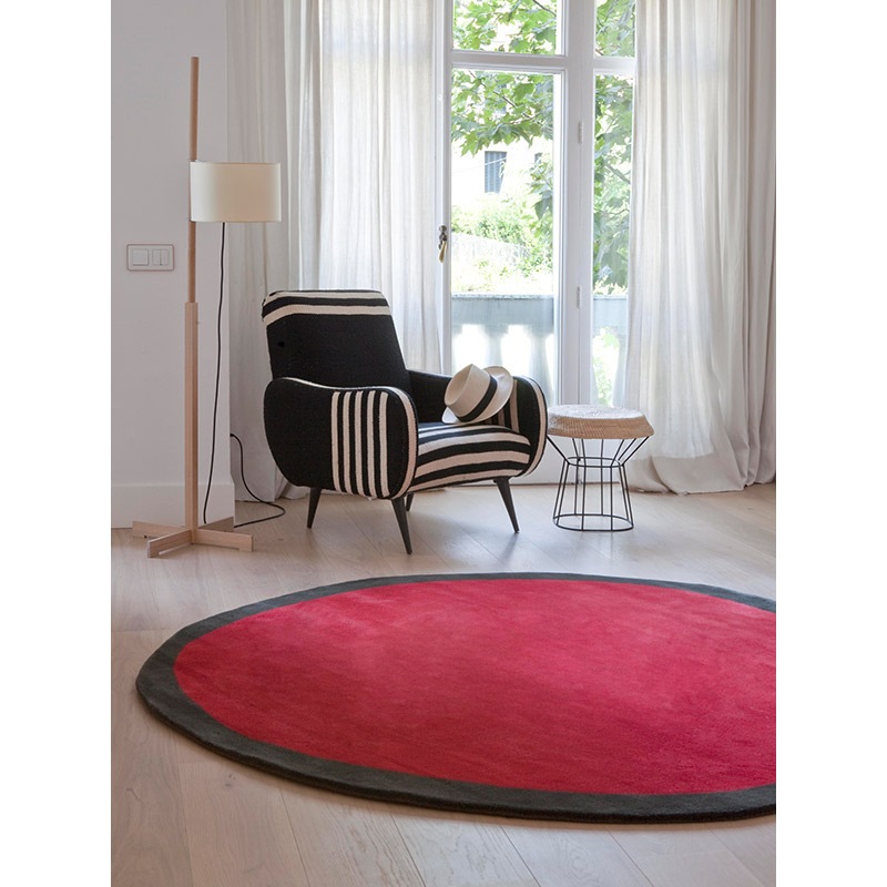 Nanimarquina AROS Round 1 Teppich mit Sessel