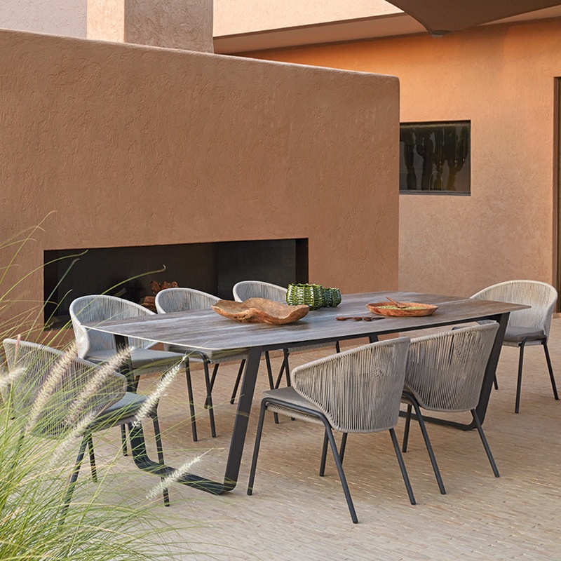 Manutti Air Gartentisch 