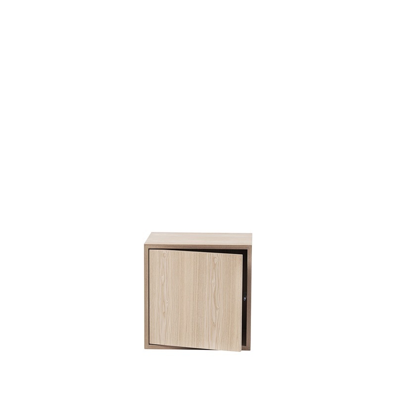 Muuto STACKED M Regalmodul mit Tür