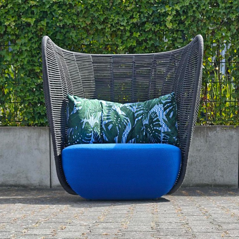 B&B Italia BAY OUTDOOR Sessel mit hoher Rückenlehne, Anthrazit/ Royal Blue