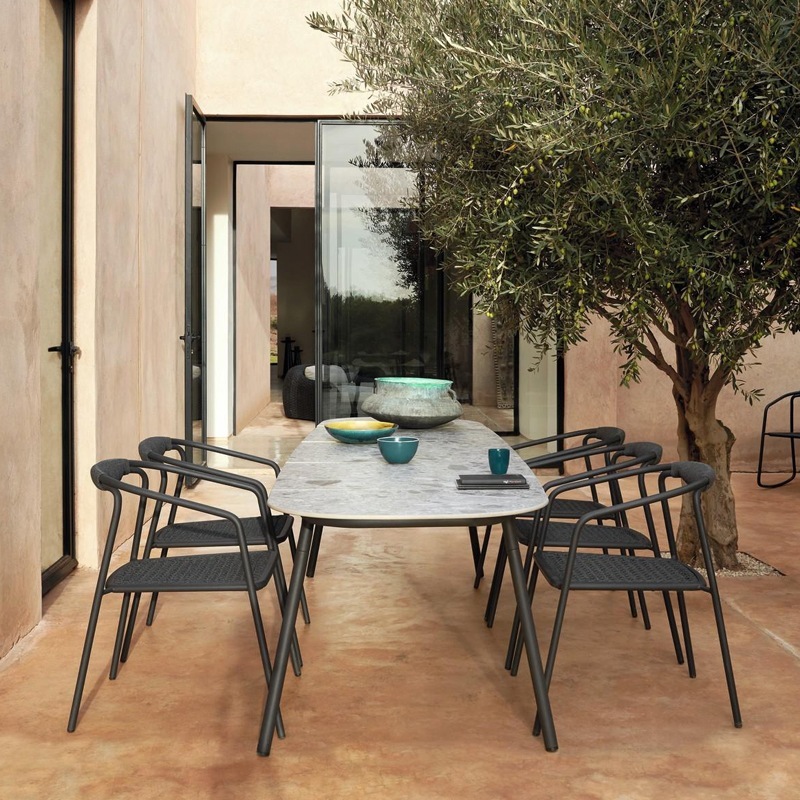 Manutti MINUS Gartentisch