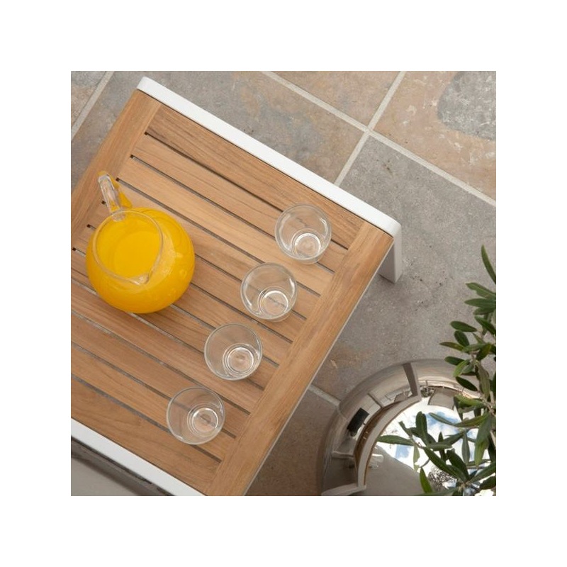 Barlow Tyrie AURA Beistelltisch