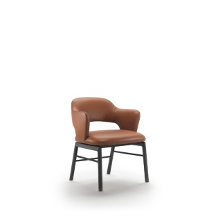 Flexform ALMA Armlehnstuhl mit Holzbeinen