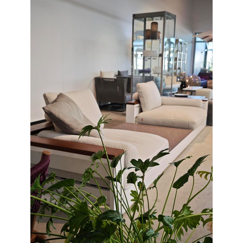 Flexform FREEPORT Outdoor Sofa Kombination 1, Weiß/Iroko/Porphyr/Camelia