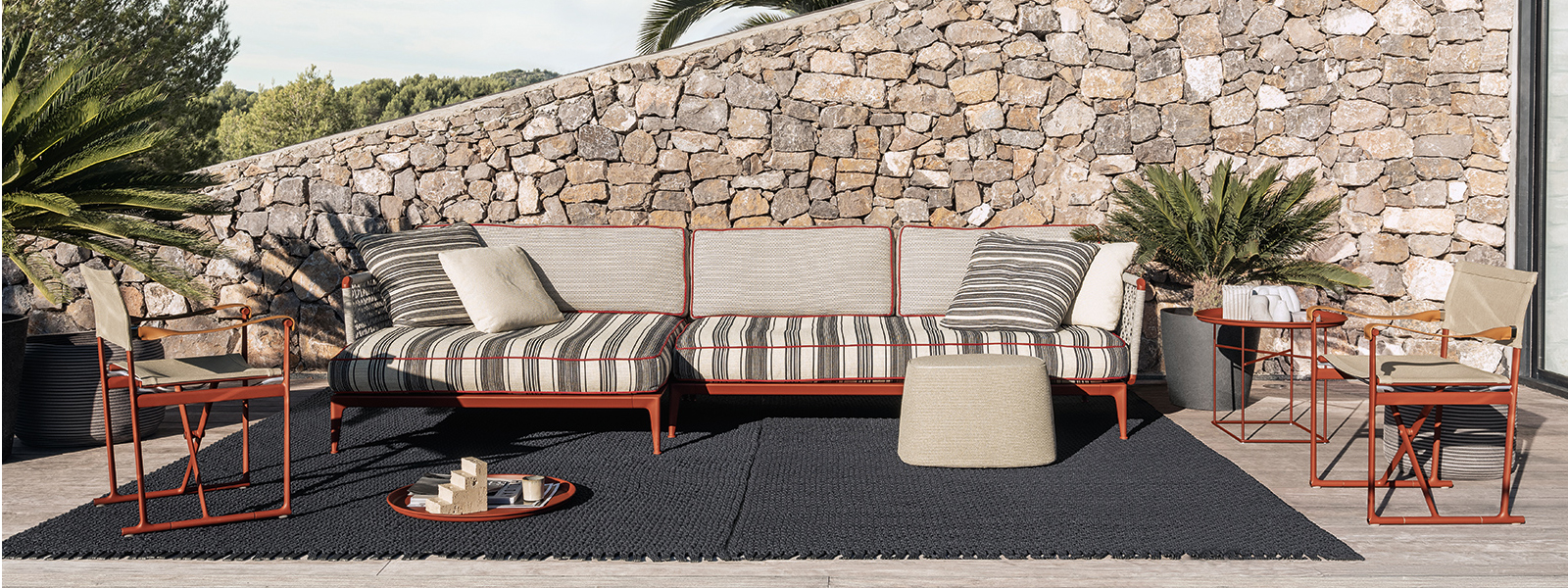 B&B ITALIA Outdoor Sofas & Modulsofas Slide background