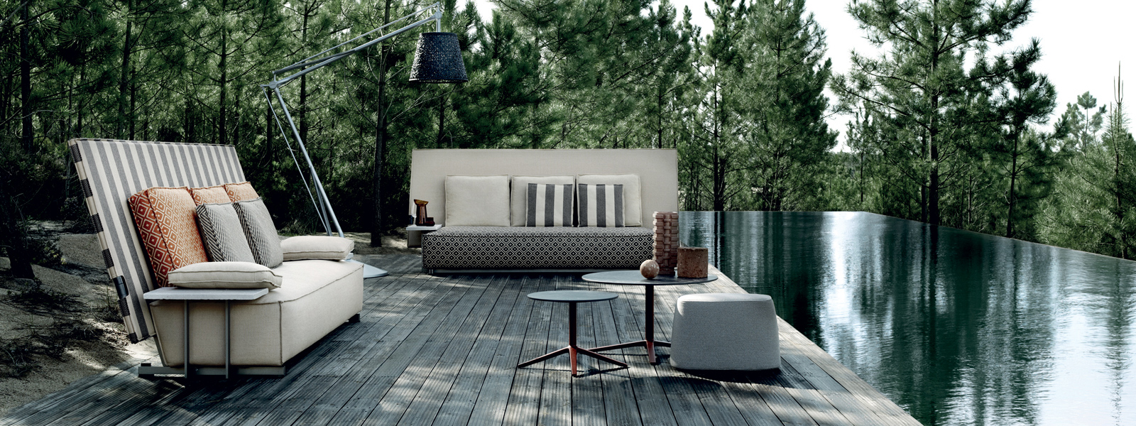 B&B ITALIA Outdoor Sofas & Modulsofas Slide background