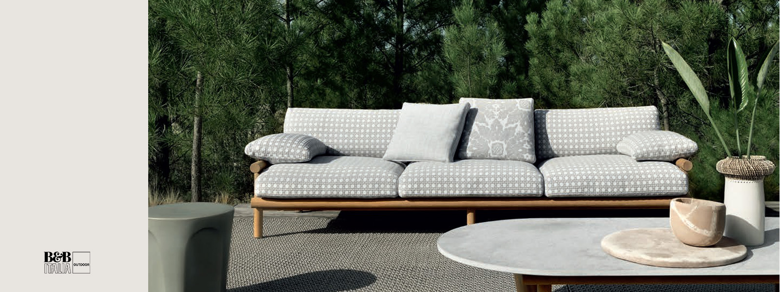 B&B ITALIA Outdoor Sofas & Modulsofas Slide background