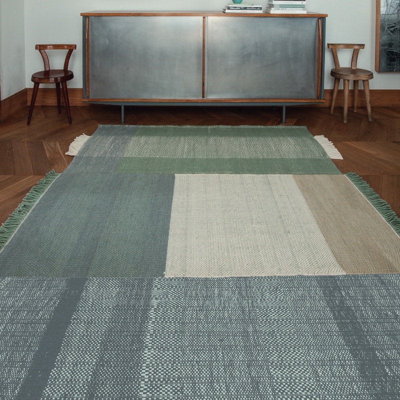 Nanimarquina TRES Salvia Teppich mit Schrank