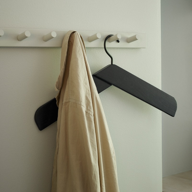 Skagerak COLLAR Kleiderbügel, Eiche schwarz